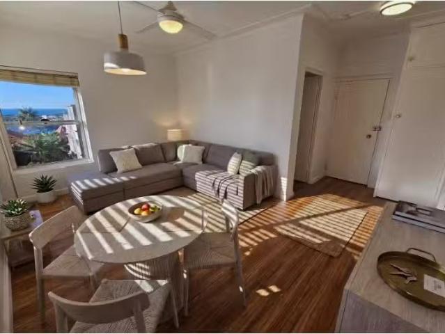 For Rent! 1 BR 18/6 Clifford Street, Mosman Apartment for rent.