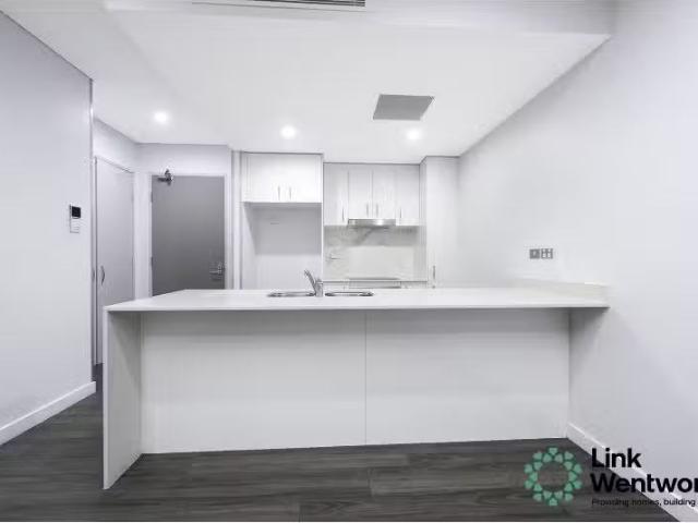 New 1 BR 215/150 Epping Road, LANE COVE WEST Apartment for ren.