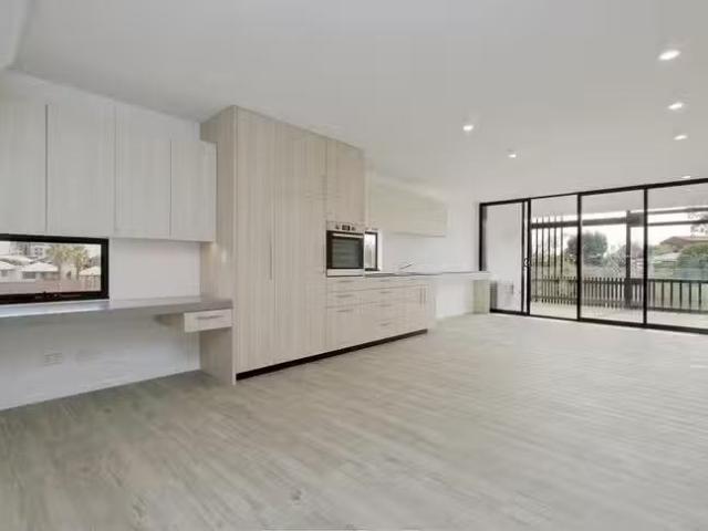 Rental! 1 BR 2/25 Pearl Parade, Scarborough, WA 6019