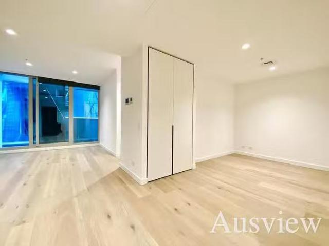 Cozy 1 BR 2505/639 Little Lonsdale Street, Melbourne, VIC 3000