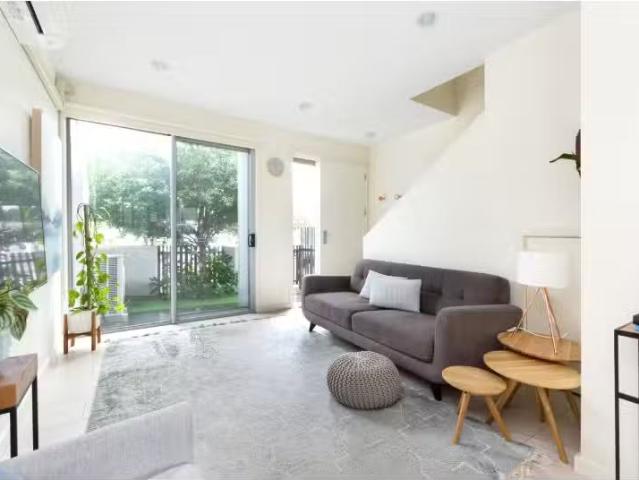 Cozy 1 BR 25 Errol Street, CRACE Townhouse for rent Listed by.