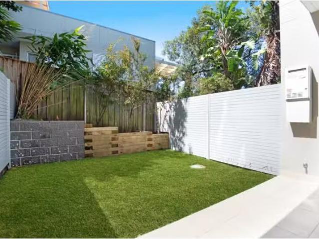 Cheap 1 BR 26/22 Victor Road, BROOKVALE Apartment for rent Li.