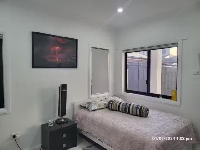 Just in! 1 BR 295 Bernera Road, EDMONDSON PARK House for rent.