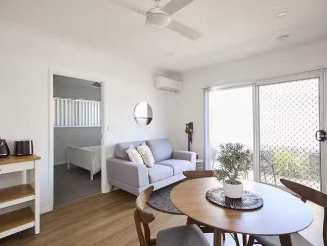 Cozy 1 BR 33 Villiers Street, Tingalpa, QLD 4173