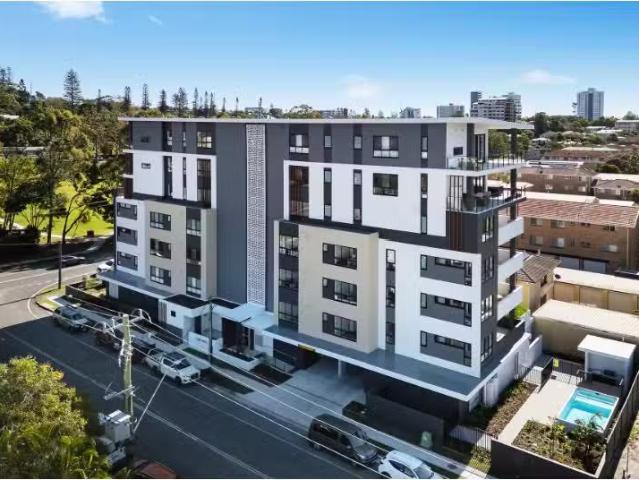 Unique 1 BR 3/1 Brett Street, Tweed Heads Townhouse for rent.