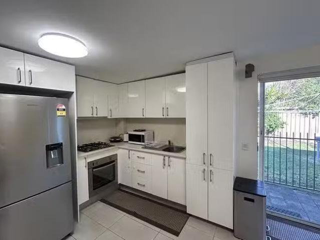 Cheap 1 BR 38 Ellerslie Road, Bexley North, NSW 2207