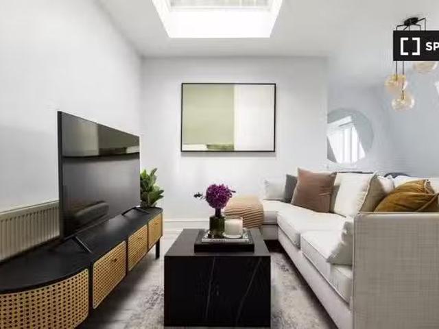 For Rent! 1 BR 3 bedroom apartment for rent in London