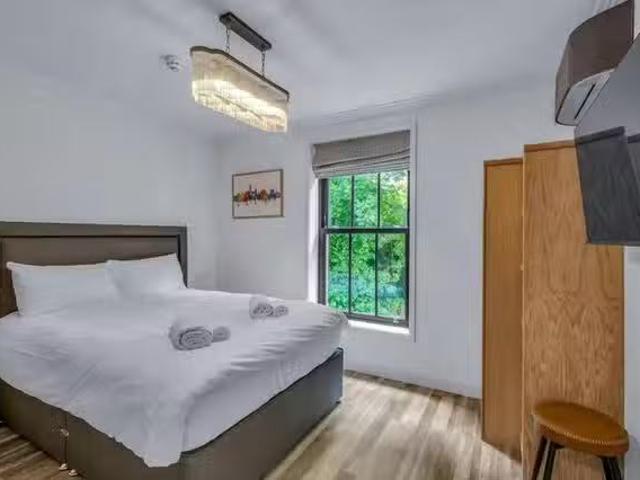 Just in! 1 BR The Crescent