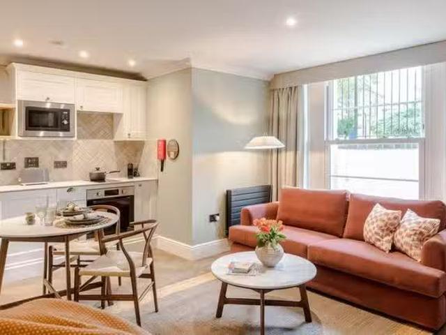 For Rent! 1 BR Tyndall's Park Road