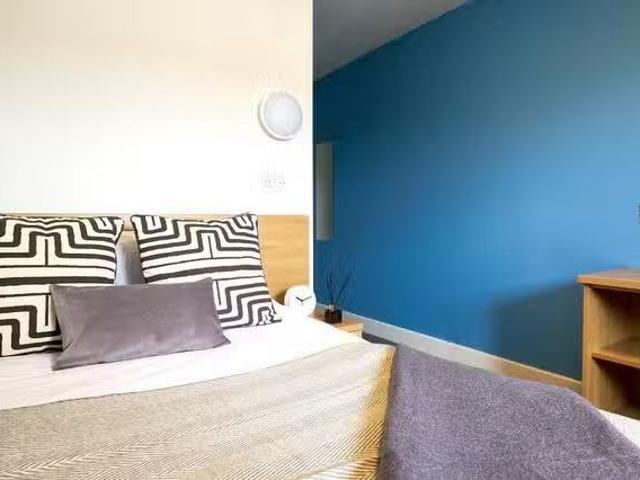 Cozy 1 BR Barker House Classic En Suite