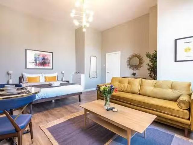 New 1 BR Bedford Street South