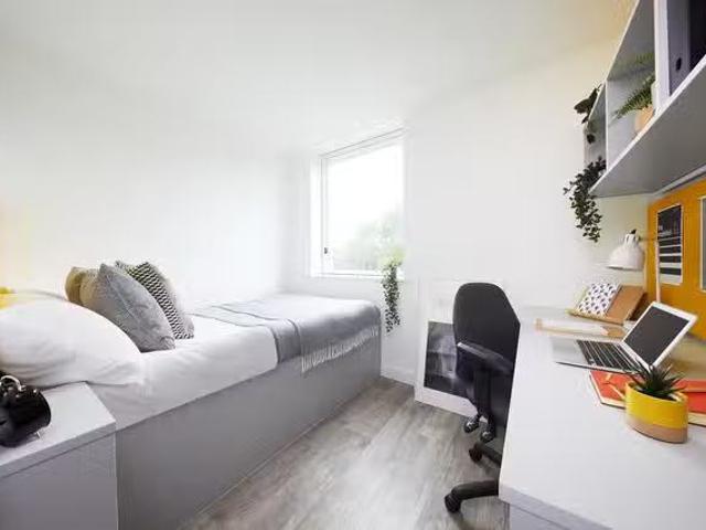 Deal! 1 BR Cathedral Point Bronze Ensuite