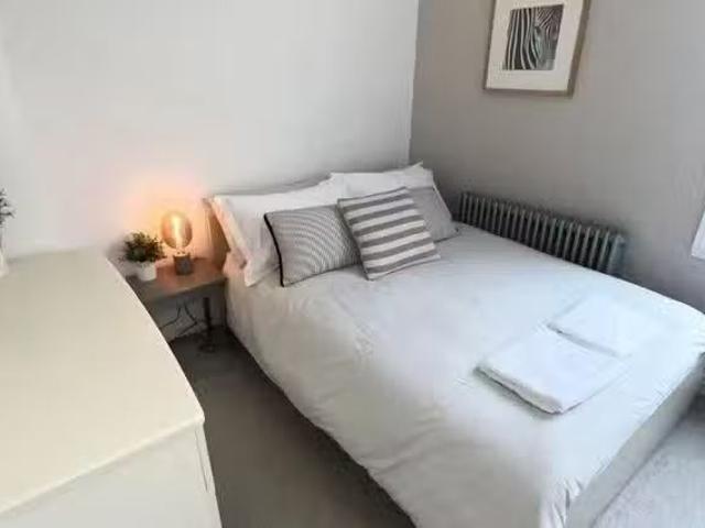 Charming 1 BR Charming 2 Bedroom Non En suite Room 1