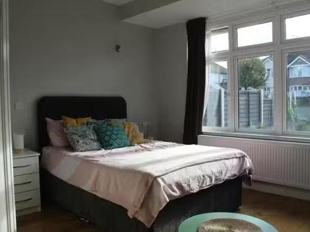New 1 BR Croydon Road, Croydon