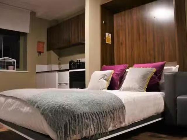 Cheap 1 BR Deluxe Studio
