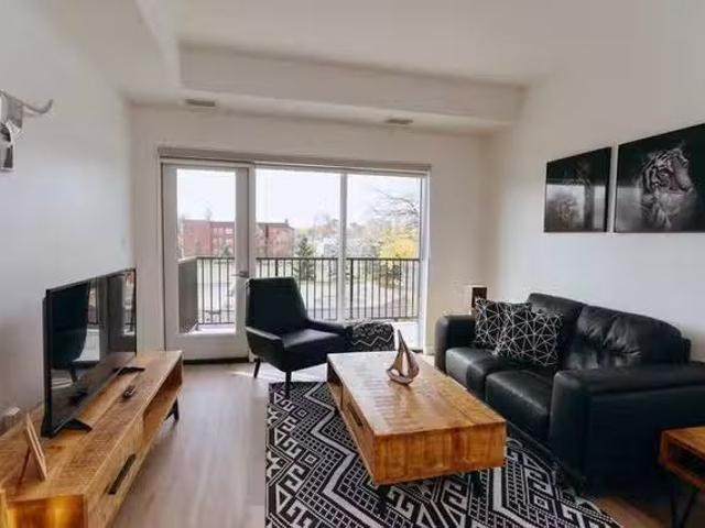 Charming 1 BR Gertrude Avenue