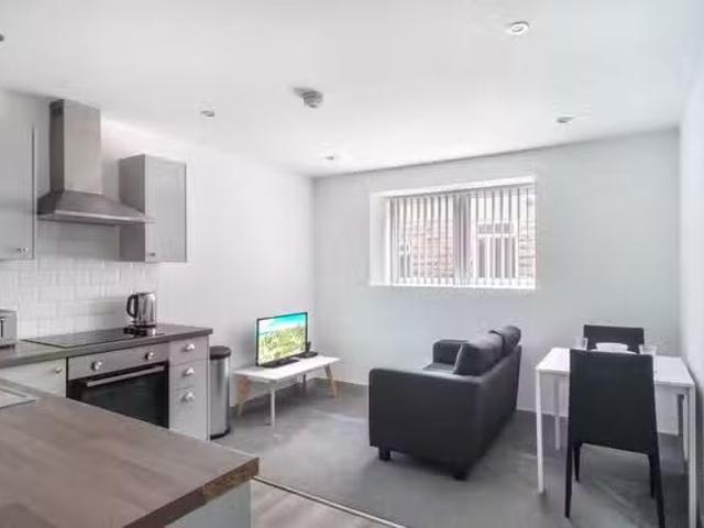 Charming 1 BR High Street
