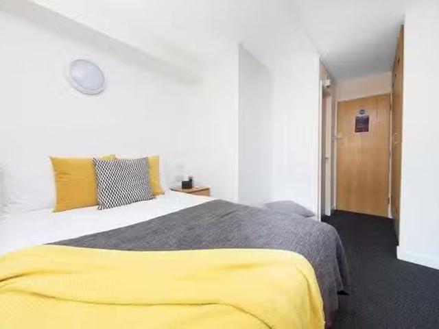 Charming 1 BR Moorfield Ensuite Medium Standard Double