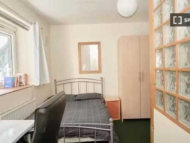 For Rent! 1 BR Room in shared apartment in Bethnal Green, Lond.