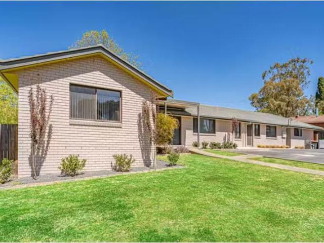 Cozy 1 BR Room 4/4 Salmon Avenue, ARMIDALE Apartment for rent.