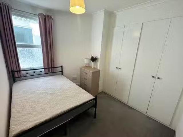 Charming 1 BR Robinson Road, London