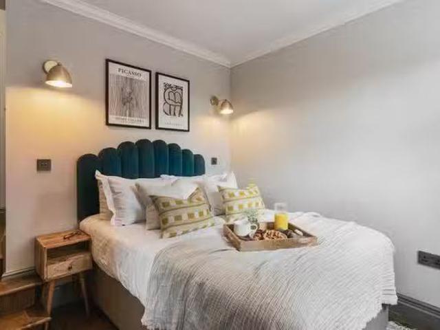 Cheap 1 BR Saint Michael's Hill