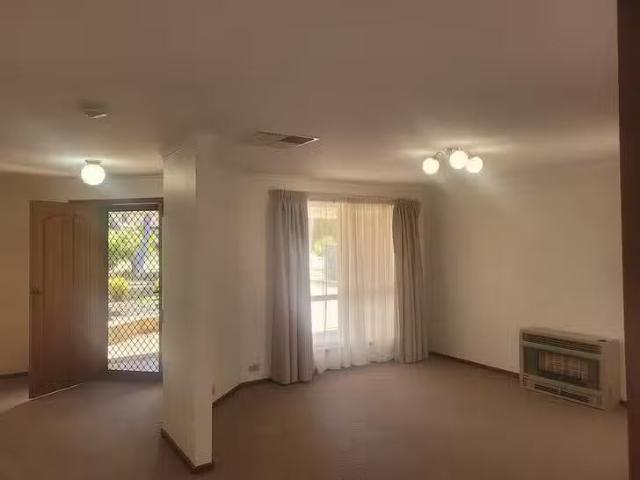 For Rent! 1 Doradus Avenue, Hope Valley, SA 5090