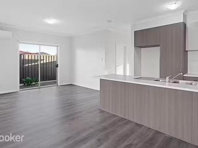 Deal! 1 Esperance Street, Port Noarlunga South, SA 5167