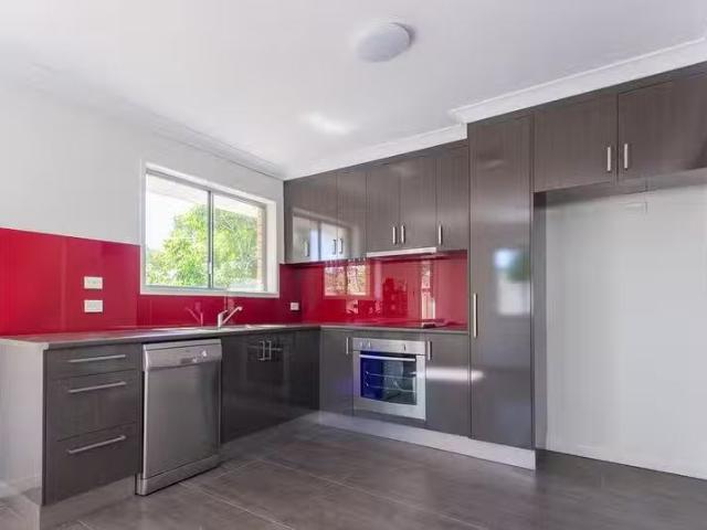 Charming 1 Hoxton Street, Arana Hills, QLD 4054