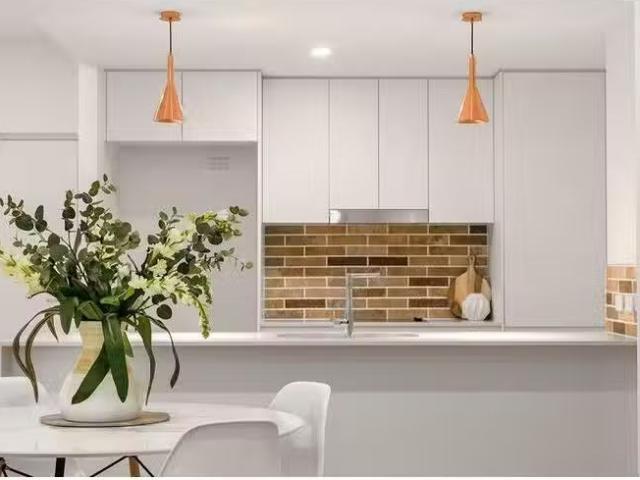 Deal! 1 Livingstone Street, Yeerongpilly, QLD 4105