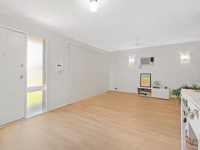 Charming 1 Minchinbury Terrace, Eschol Park, NSW 2558