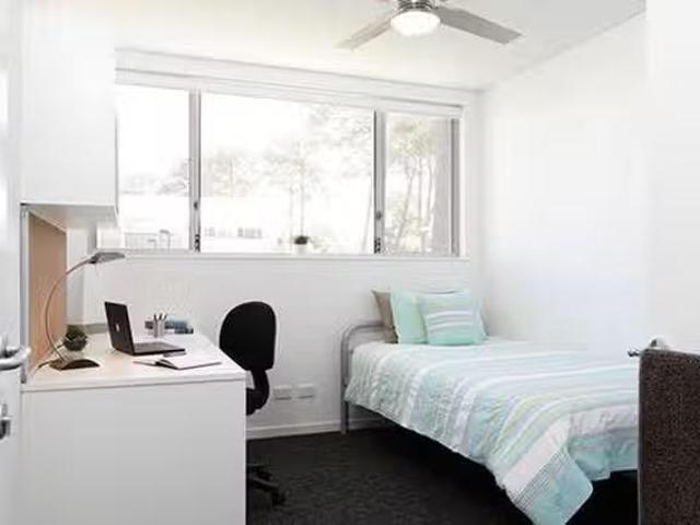 Rental! 1 Room Murdoch University Village 5 Bedroom Apartmen.