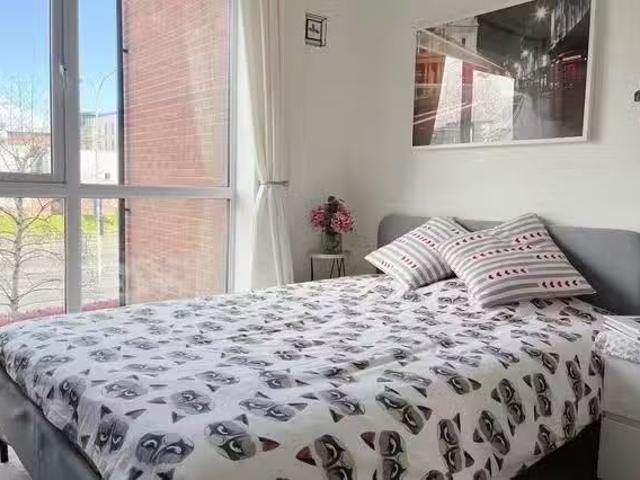 Cheap 1 Room Entire Place·2B2B The Edg, 103 Springmeadow Road.