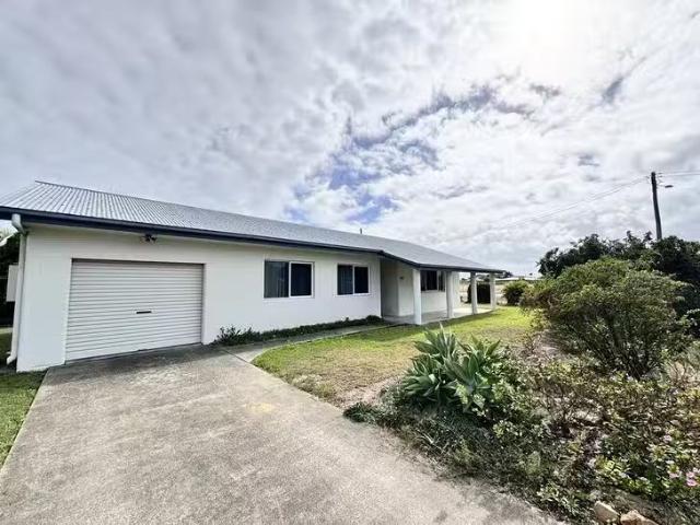 Cozy 1 Sinclair Street, Bowen, QLD 4805