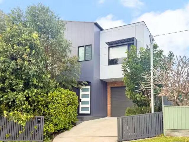 For Rent! 1A Kaleen Street, Charlestown Townhouse for rent Li.