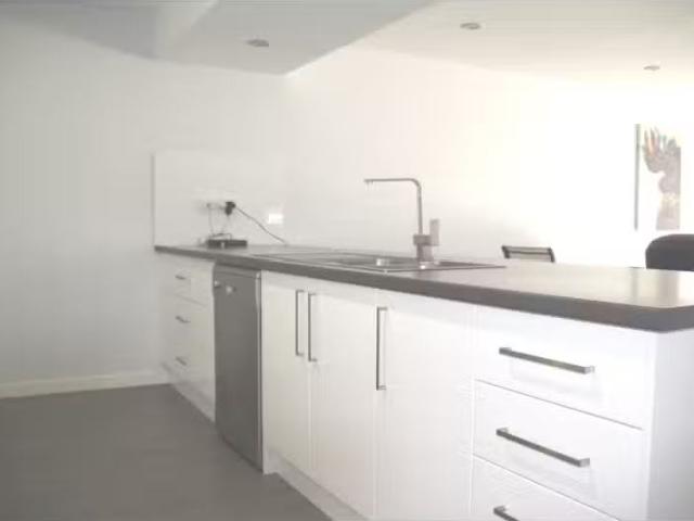 Deal! 1B Stainfield Drive, INVERELL Townhouse for rent Listed.