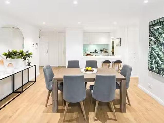 Charming 204/8 Duntroon Avenue, St Leonards, NSW 2065
