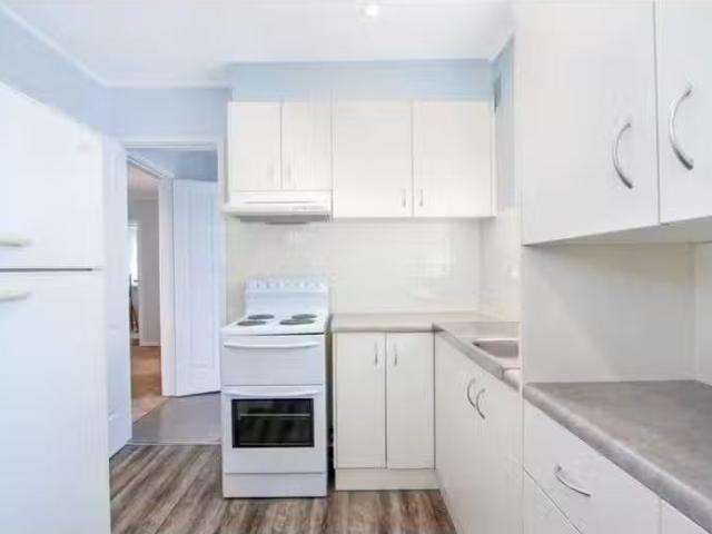 Charming 204 Manilla Road, TAMWORTH House for rent Listed by.