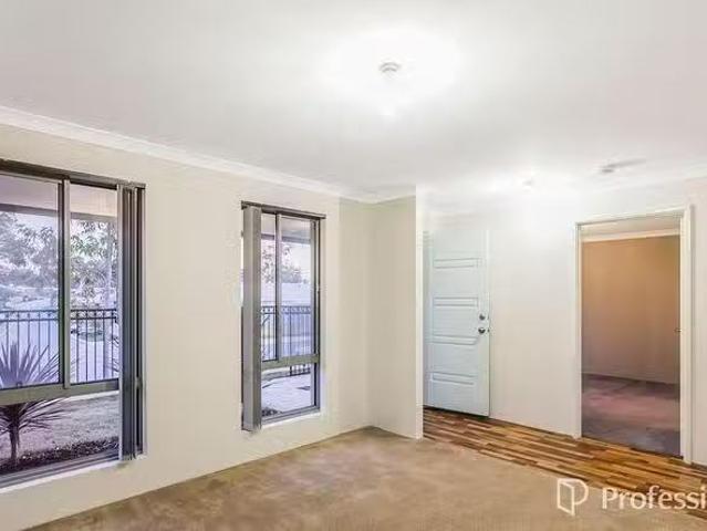 Charming 204 Lambeth Circle, Wellard, WA 6170