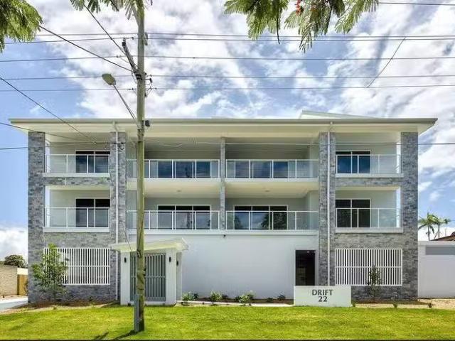 Just in! 207/22 Arthur Street, Woody Point, QLD 4019
