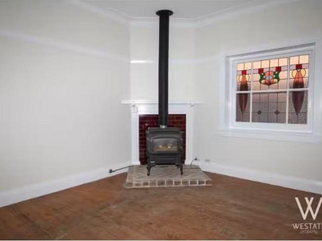 Cozy 208 Keppel Street, Bathurst House for rent Listed by Lea.
