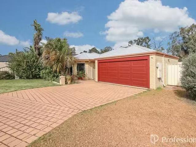 Charming 209 Maida Vale Road, High Wycombe, WA 6057