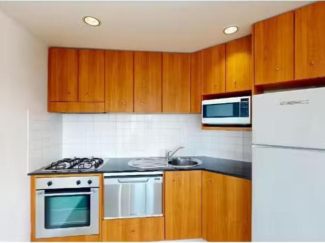 For Rent! 201/131 Beaumont Street, Hamilton Apartment for rent.