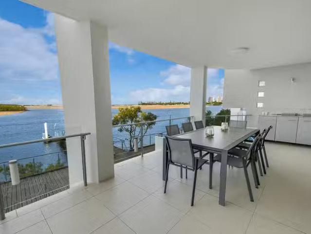 Rental! 201/42 Duporth Avenue, Maroochydore, QLD 4558