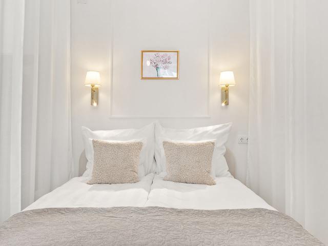 NEW 2026 Designer Apartment | Quiet & Green | 24 min to City Center, Vienna Amsterdam Apartments for Rent