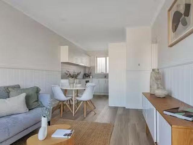 Nice 20/33 North Esplanade, Glenelg North, SA 5045