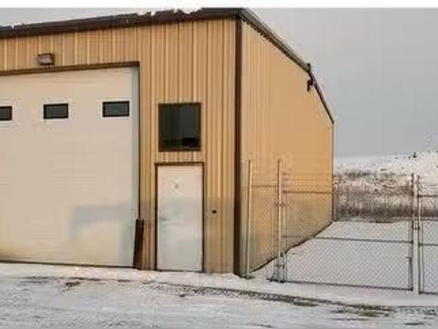 Just in! #203 951 Boulder Bv, Stony Plain, AB, T7Z 2G7 comme.