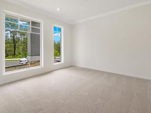 Rental! 20 Kestrel Street, Worongary, QLD 4213
