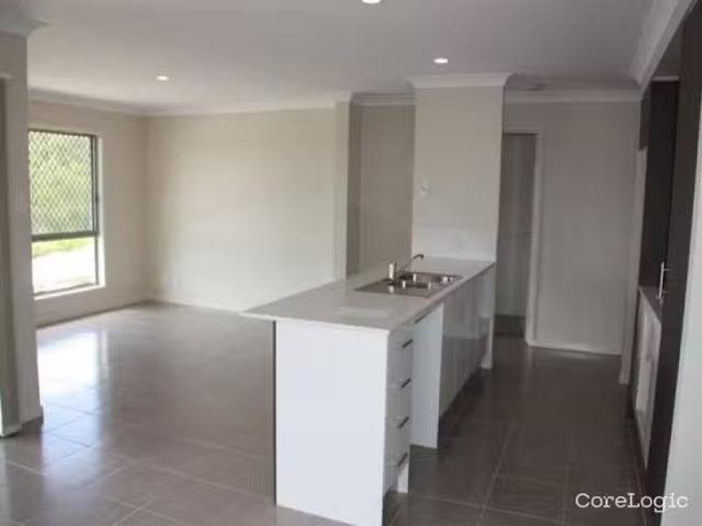 Just in! 20 Hadrian Crescent, Pacific Pines, QLD 4211