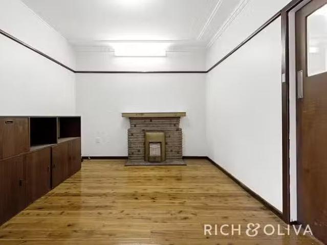 Nice 20 Mount Avenue, Roselands, NSW 2196